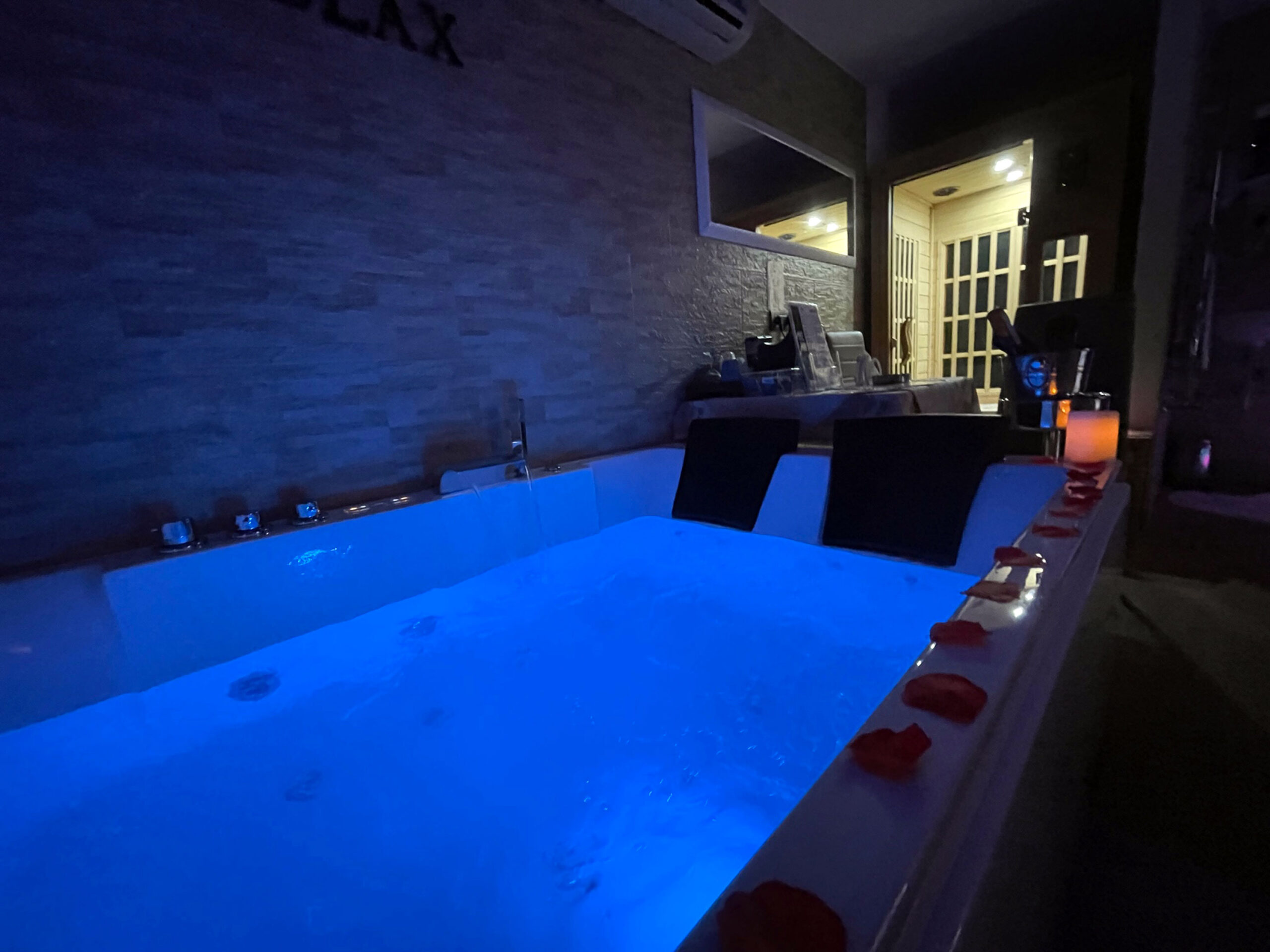 Pompeji Suite mit Spa Luxus Whirlpool und Sauna